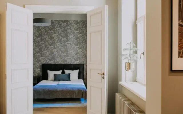 Eden Apartment