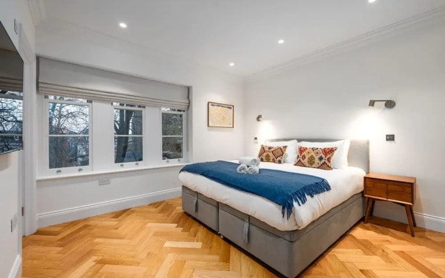 Beautiful Hampstead Home RH9