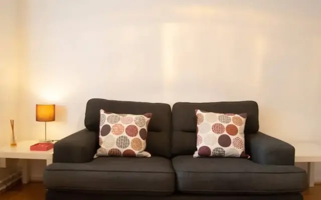 1 Bedroom Apartment Near Victoria Station