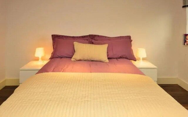 W14 Apartments - Battersea Apartment
