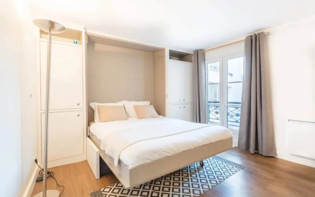 GuestReady - Designer Studio for 2 close to Louvre Museum!