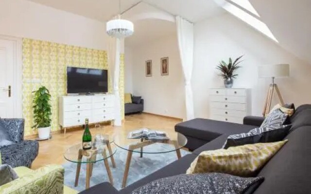 Luxury Apartment Maiselova