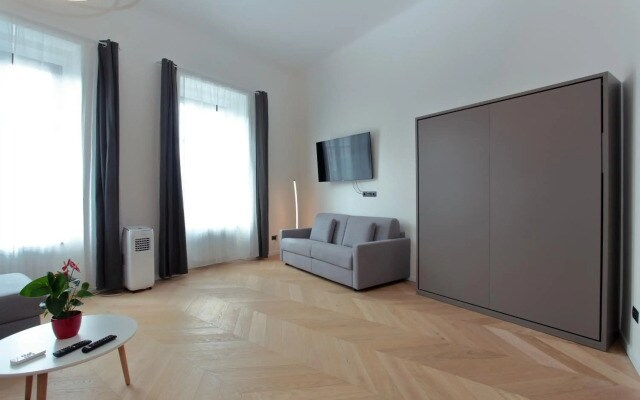 The Apartment House - Mezibranska
