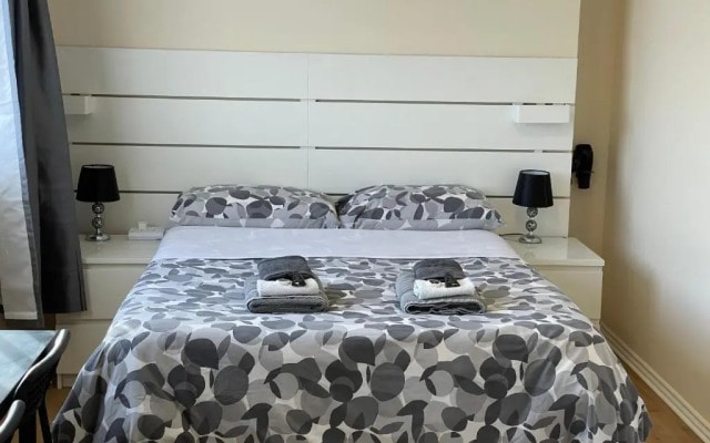 Gladstone Park Guest House