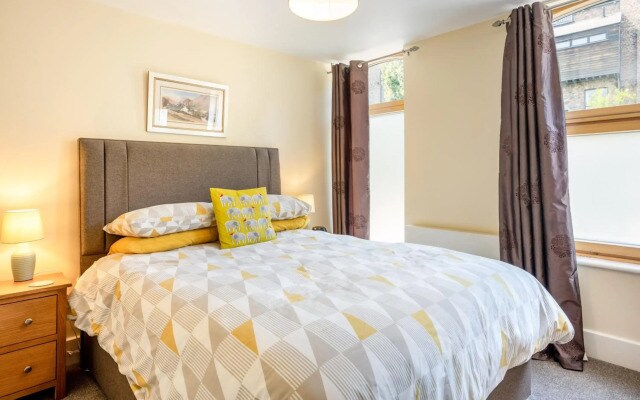 10 Summerhouse Mews