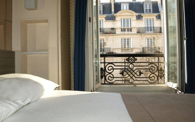 Отель Eiffel Kensington
