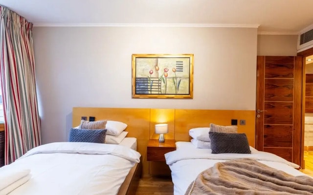 Mayfair Deluxe Apartment