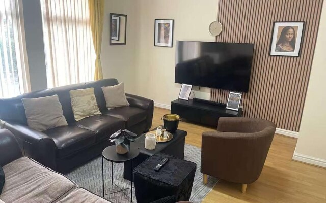 1-bed Apt, Sleeps 4, Old Trafford Nearby