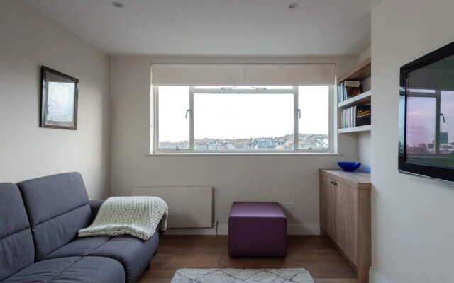 Modern 2 Bedroom Apartment, Wandsworth Town