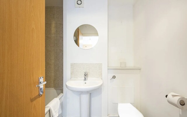 2 Bed Apartment Near Bow Road Station