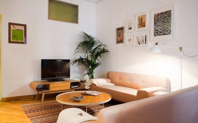 Iakai Homes Silvio