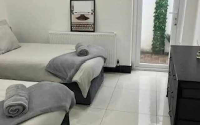 Urban, Sleeps 6 Private Garden-family Pet Friendly