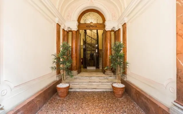 Affreschi Su Roma Luxury B&B