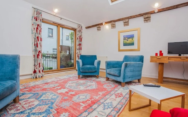 Spacious Quiet Mews House Near Angel