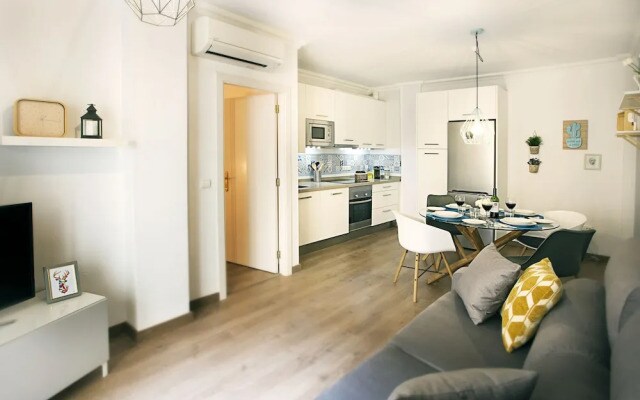 Bright & Quiet Apartment Malaga Center