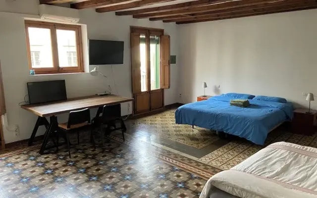 Lovely 2-bed Apartment in Barcelonas Best Location