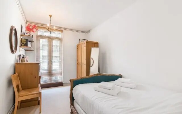 Cosy Flat In Quiet Wapping