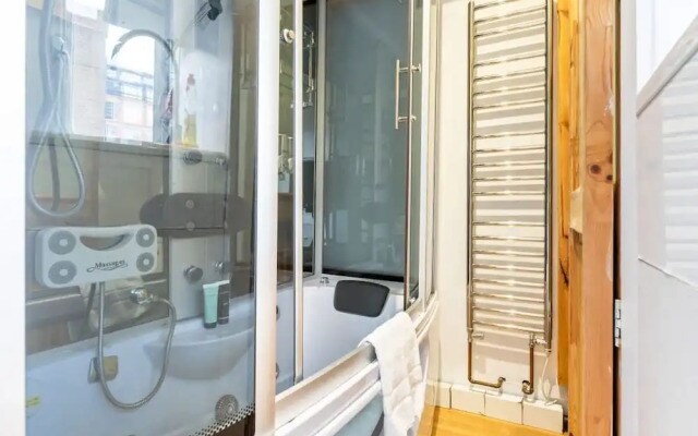 Modern Studio With Terrace in Marylebone