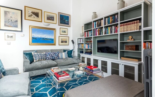 Luxury Battersea Park Home with Stunning Views