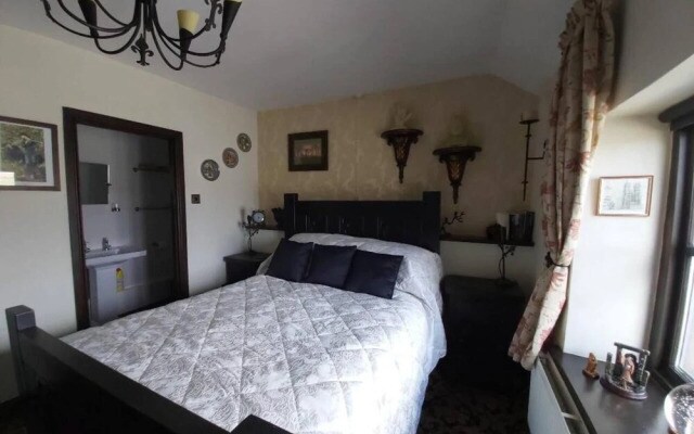 2 Bed Flat - Sleeps 3 - Parking - Wifi