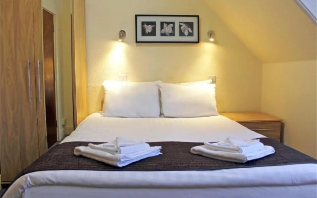 Central Hotel