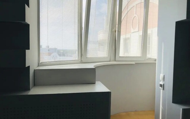 Inndays Apartment on Izumskaya