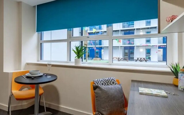 Rooms & Studios for STUDENTS Only BOLTON