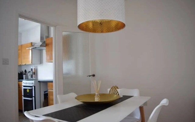 Modern 2 Bedroom Flat Next To Hyde Park