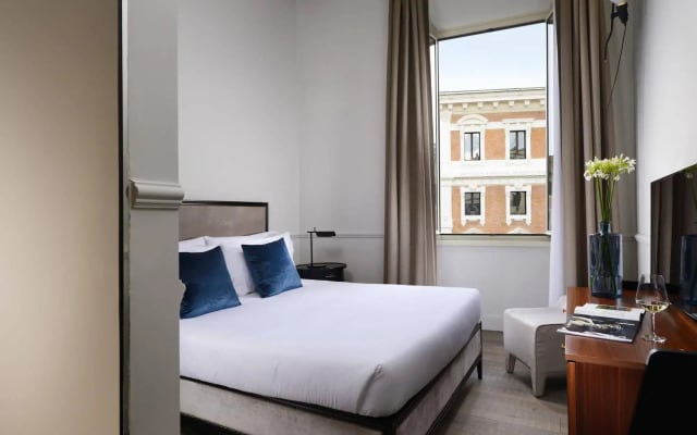 Gens Luxury Suites