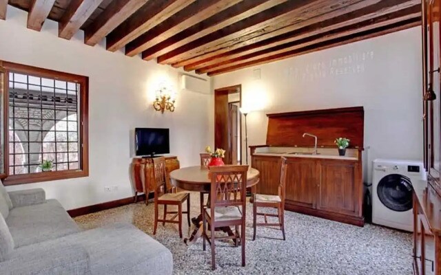 Grimaldi Apartments - Scala Reale
