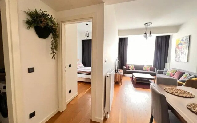 G Tower Residence Luxury Apartment(21Km Away From Istanbul)