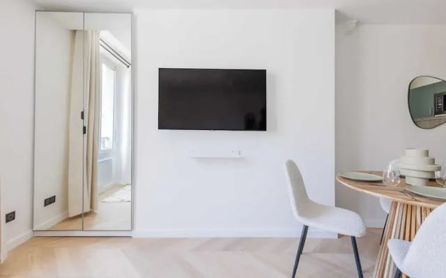 Renovated Studio rue du Roi de Sicile / Marais