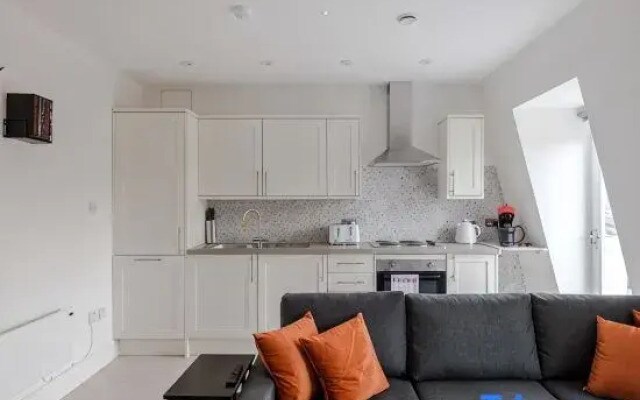 The Foley Residence IV - Fitzrovia - by Frankie