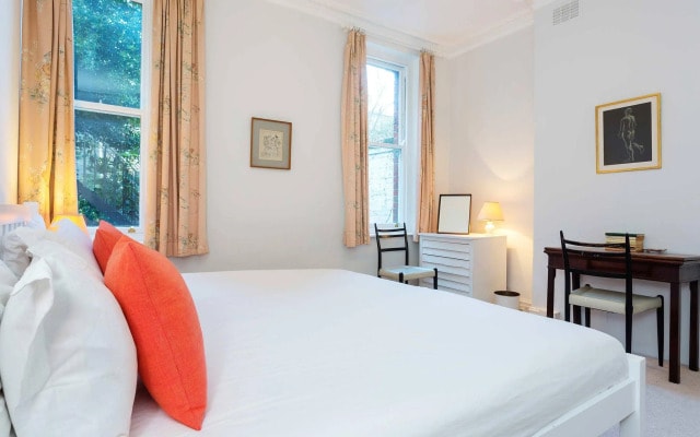 Veeve Apartment Cheyne Row Chelsea
