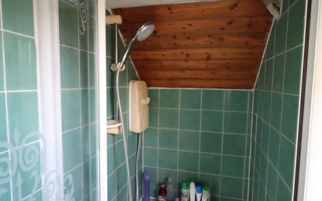 A Bright Massive Studio Room Near Wembley