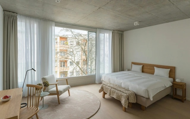 Carlotta Apartments