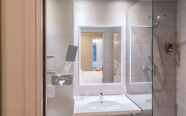 Hôtel Mercure Paris Pont de Levallois Neuilly