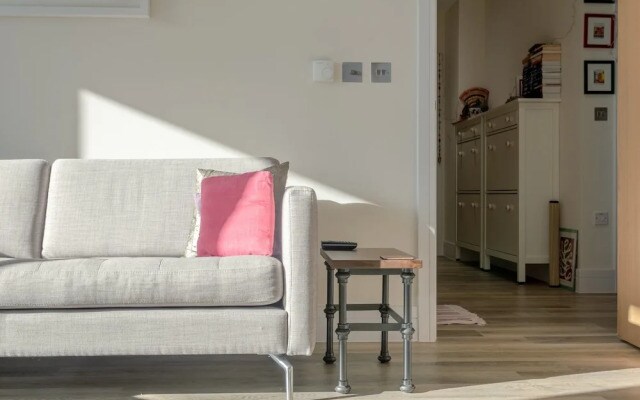 2 Bedroom Balcony Flat in Bermondsey