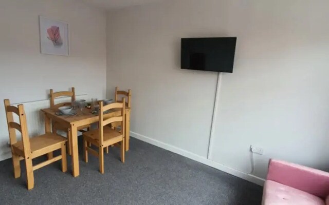 Room in Guest Room - Bright Single Room in Stoke