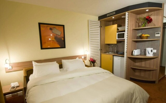 Suite Home - Canal Suites(Paris La Villette)