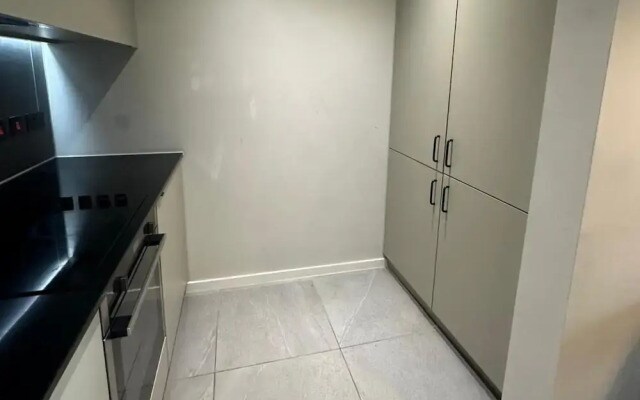 Apartment - Sleeps 4, Pets Allowed & Free Parking