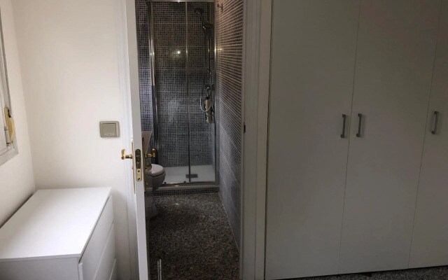 Luxurious 5 Bedroom Apartment in Moncloa-Aravaca