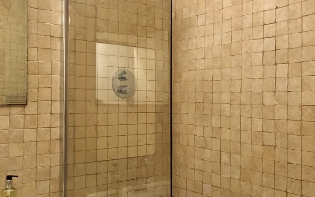 Victoria Station Apartment