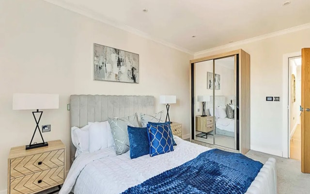 Penthouse Apartment In Brentford