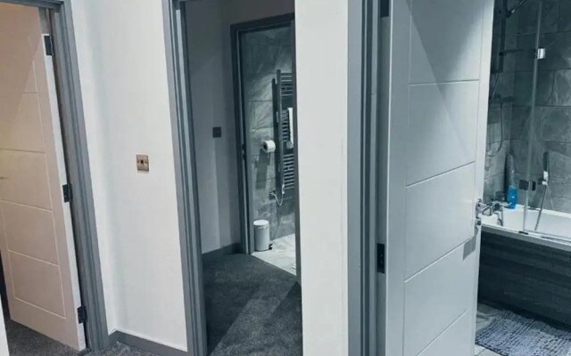 Spacious Urban City Apartment