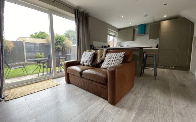 King Size bed - Free Parking - 5 min to Centre