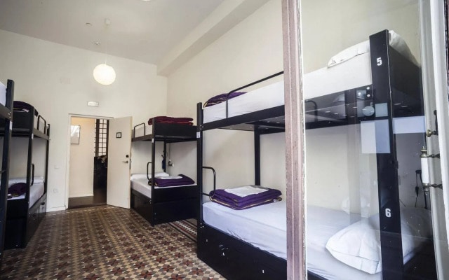 360 Hostel Borne