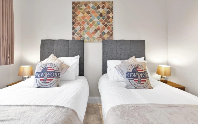 London Heathrow Living Serviced Apartments - Apt 2