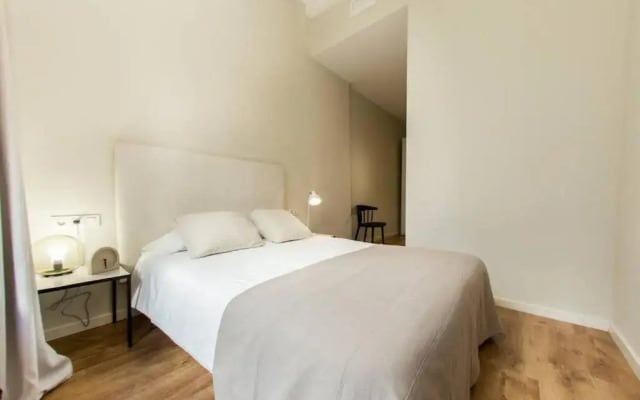 Bright and modern 4bedroom with terrace in Las Ramblas P2