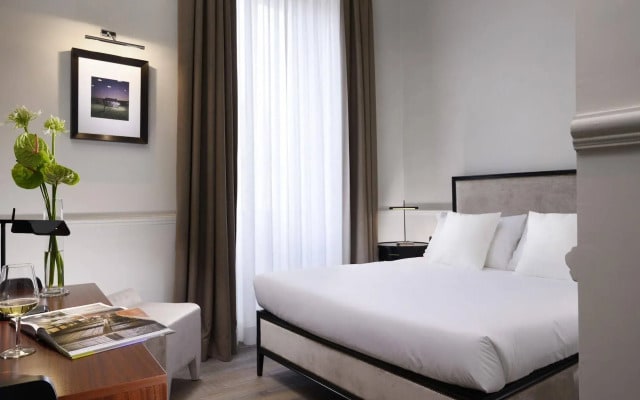 Gens Luxury Suites